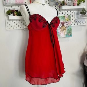 Whisygoth black lace red